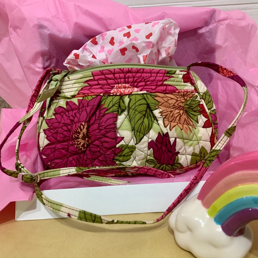 NWOT Vera Bradley crossbody in Hello Dahlia